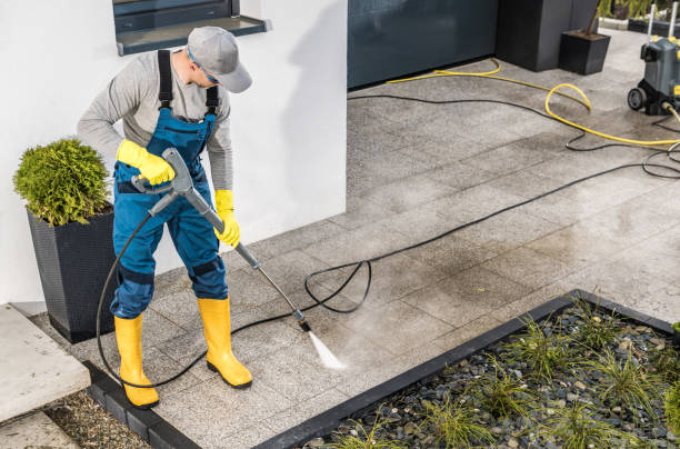 Best Commercial Pressure Washing  in Tolono, IL